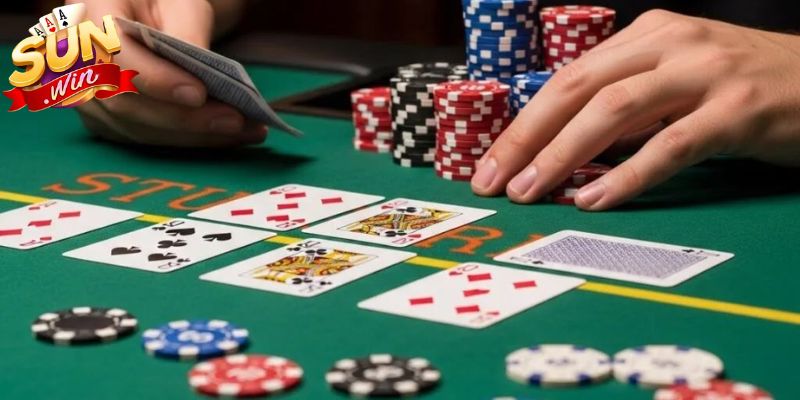 Poker Sunwin - Chia Sẻ Luật Đánh Bài Mới Cho Hội Viên 2 Điểm danh các vòng cược quan trọng của Poker